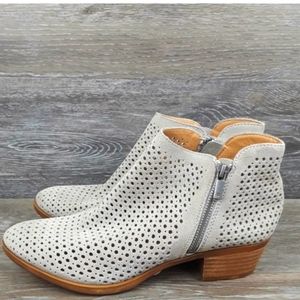 Lucky dual side zipper booties (fits s 6 and 6.5)